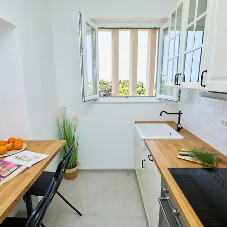 Apartment Evergreen Escape